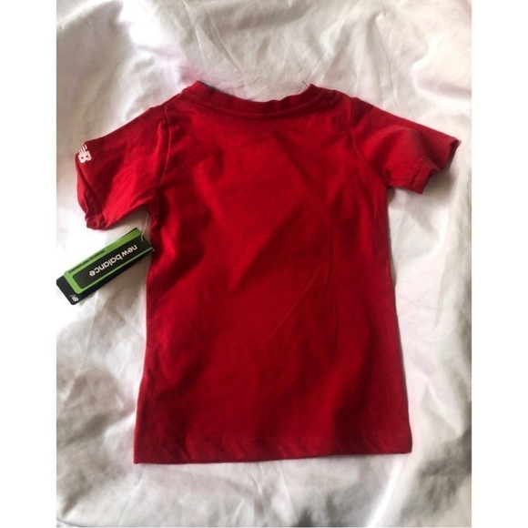 NEW BALANCE Toddler Boy Graphic T-SHIRT Short Sleeve BASKETBALL sz 3T Red - Picture 2 of 5